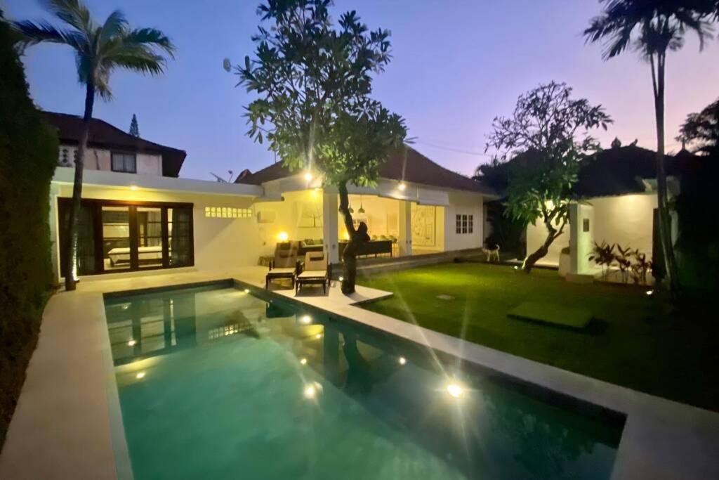 Villa Lola Seminyak Esterno foto